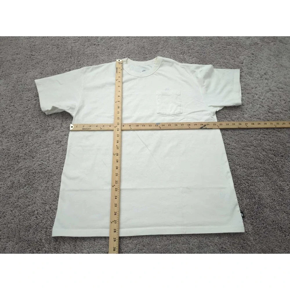 The Nike Tee T Shirt Mens Large White Short Sleeve Logo Chest Pocket Athletic‎